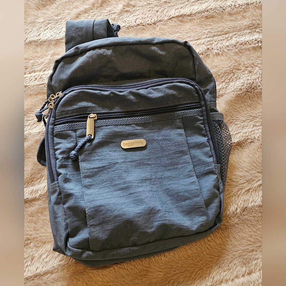 Baggallini bag in blue,  almost new